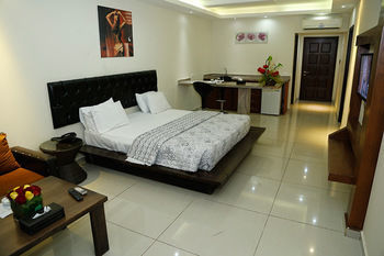 Bouery Hotel Kfar Yassine Exterior photo